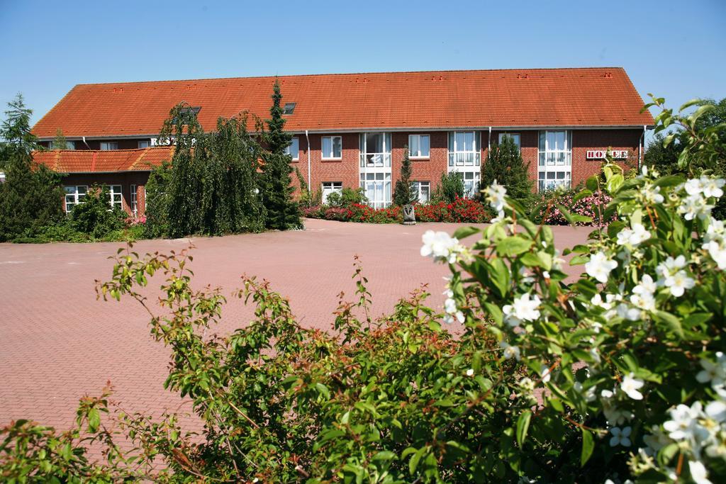 Hotel Weide Satow Bagian luar foto